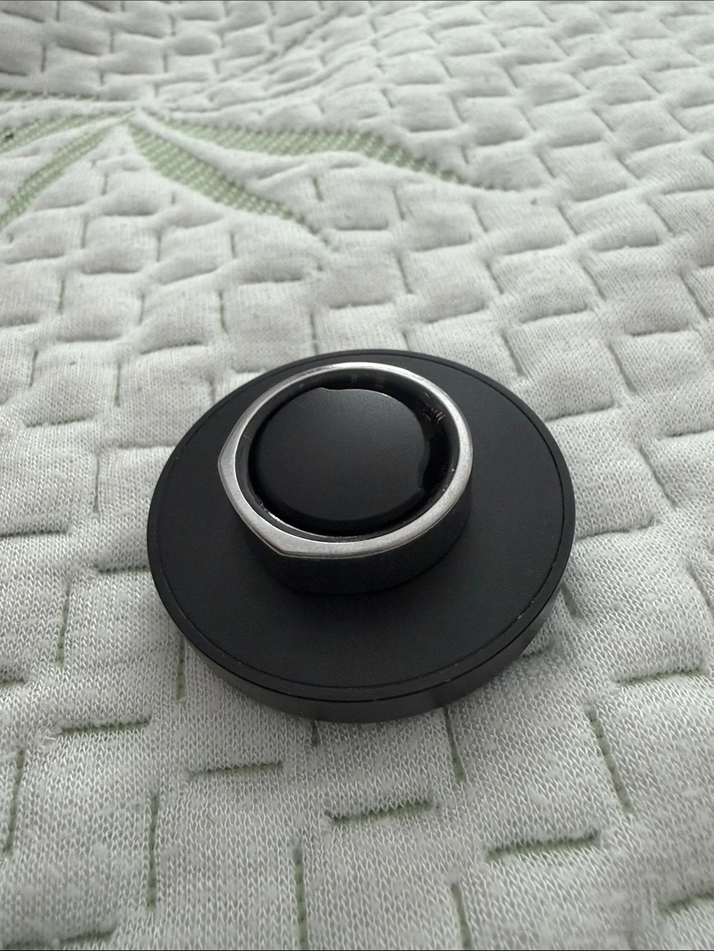 Oura Ring Gen 3 – Size 11 + Charger